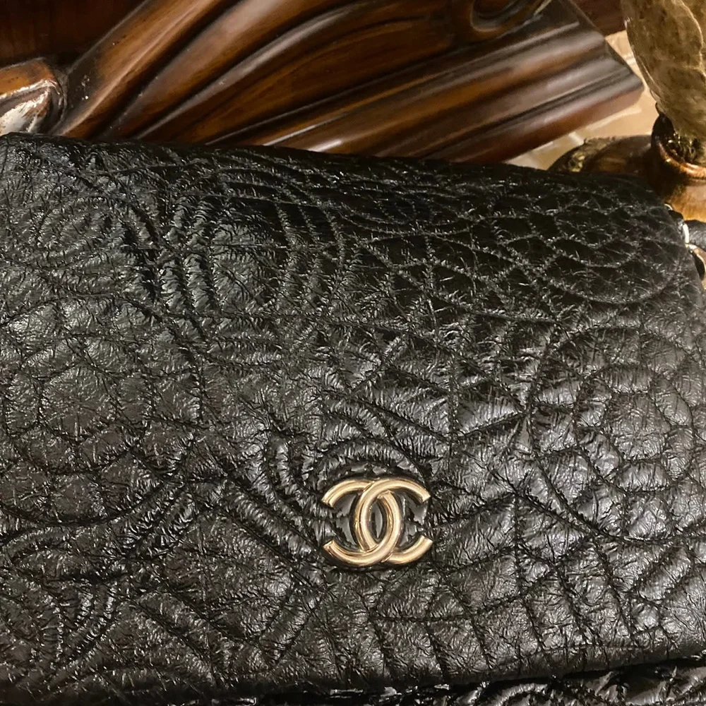 Chanel Black Quilted Leather Chain Bag - Picture 2 of 15